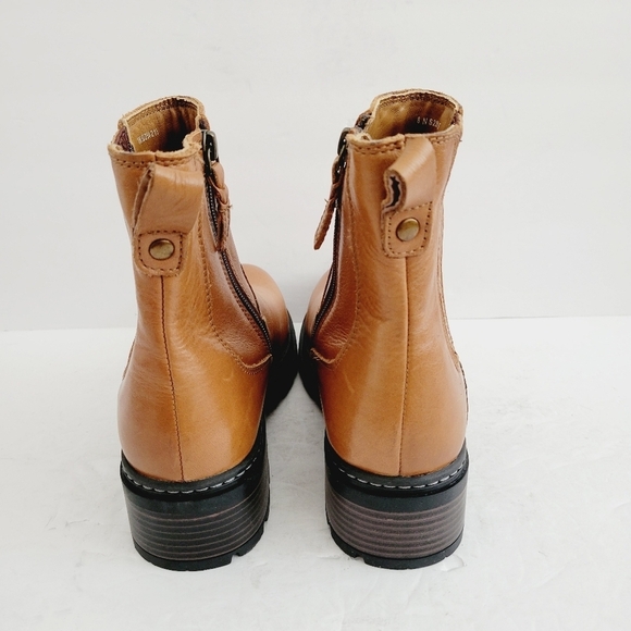 New SoftWalk Women's Novato , Leather Ankle Bootie, Size 8 - Picture 5 of 8